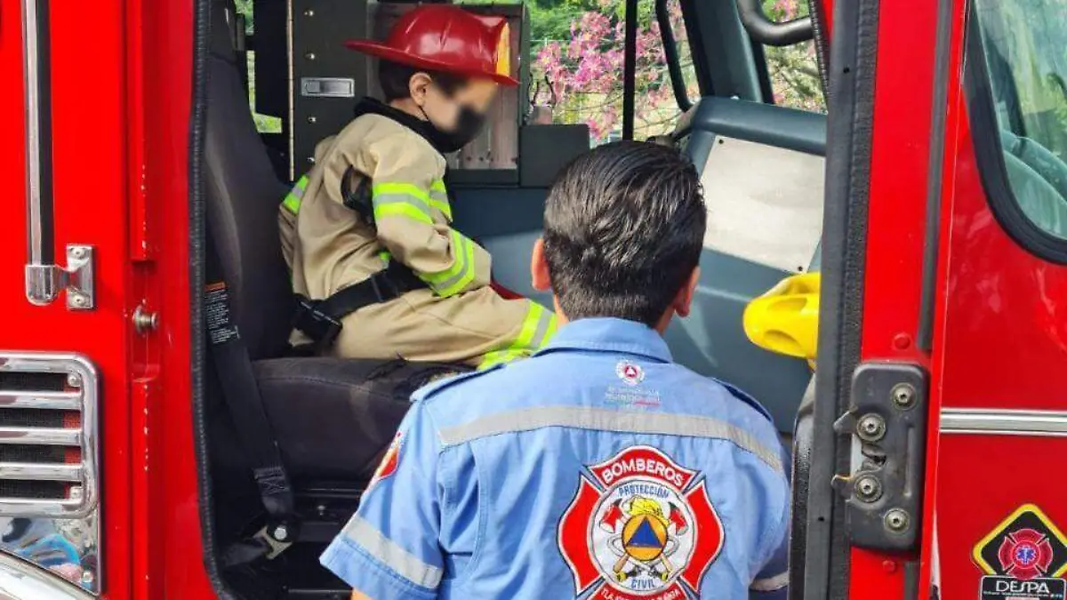 niño- bombero